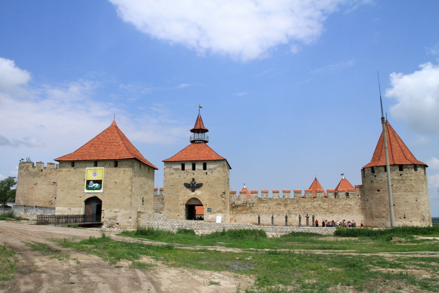 Общий вид центральной части крепости со стороны центрального входа
