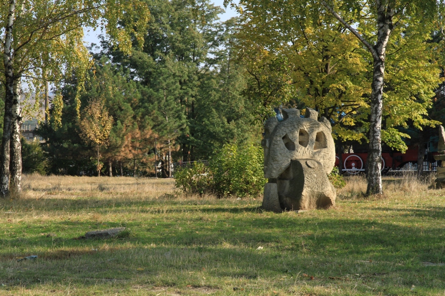 Sculptură în parcul de la Ungheni