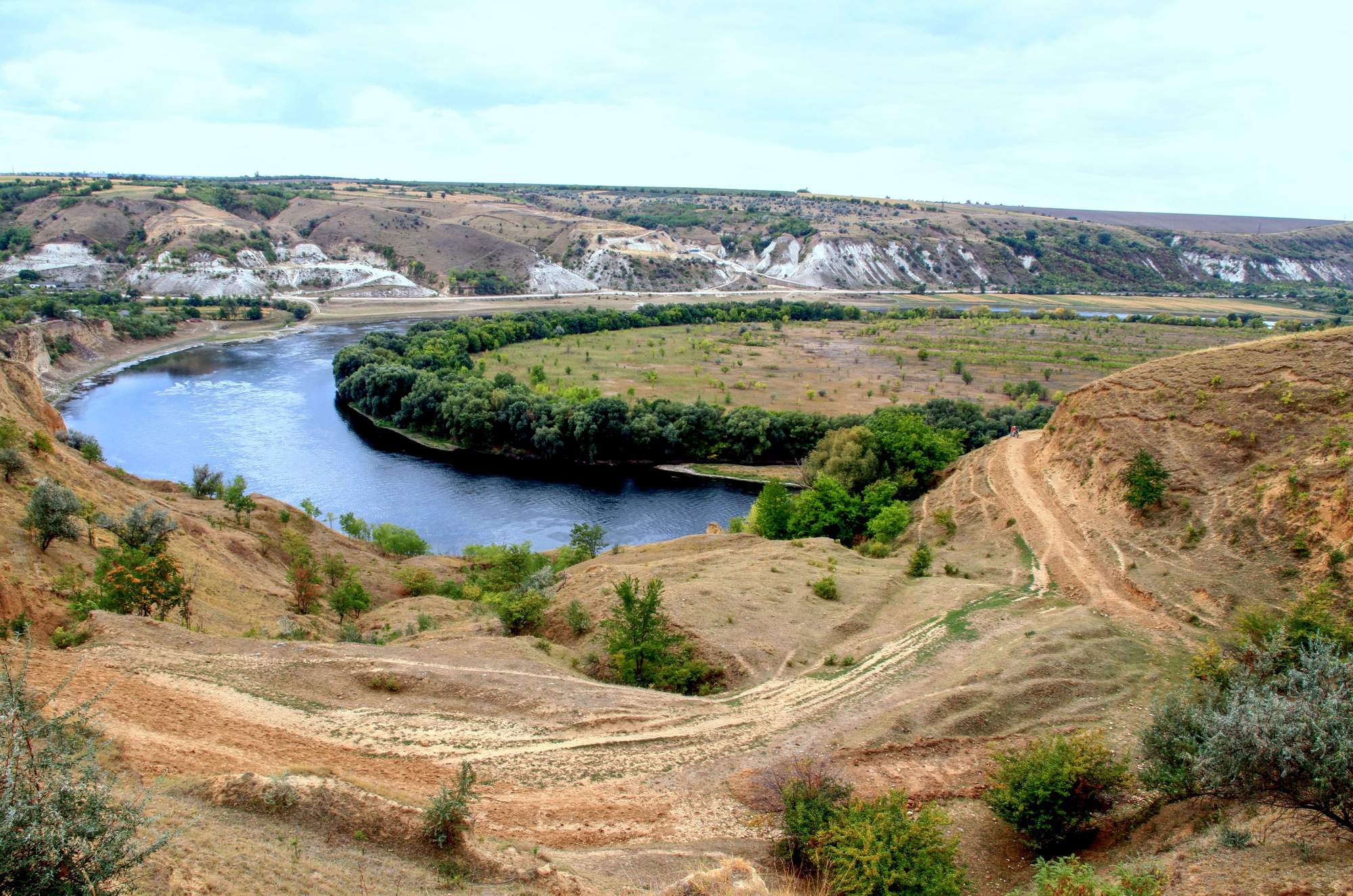 Meandrul pitoresc al Nistrului în preajma satului Vărăncău, Soroca