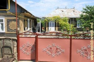 Case noi şi vechi ale locuitorilor satului Corjeuţi
