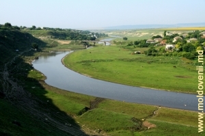 Vedere spre Răut şi podul peste el lîngă satul Ordăşei, Floreşti