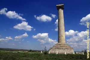 Monumentul de la marginea Vulcăneştilor în cinstea victoriei asupra turcilor în anul 1770 în lupta de la Cahul