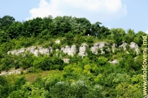 Masivul de toltre deasupra mănăstirii Calaraşovca