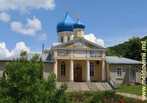 Biserica nouă a mănăstirii Calaraşovca