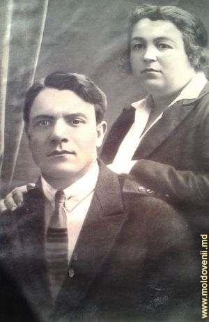or. Balta, capitala RSSAM, mai 1928, cu soția Clavdia 