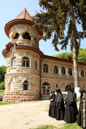 Служебное здание монастыря Рудь (ныне гостиница для паломников)
