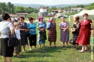 Жительницы села Ходжинешть на ярмарке