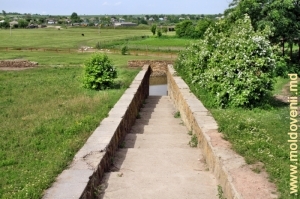 Лестница, ведущая к источникам и бассейнам