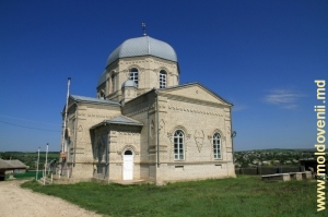 Biserica din satul Tigheci