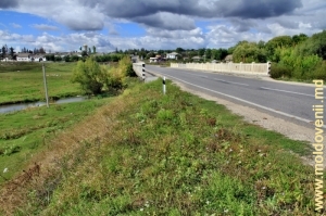 Мост на реке Чухур между селами Русень и Голень, Единец