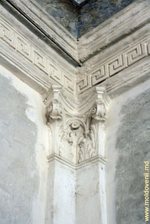 Elemente de decor pe perete în stil antic