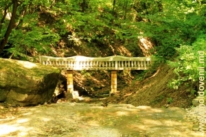 Podul din defileul Calaraşovca, prim-plan frontal