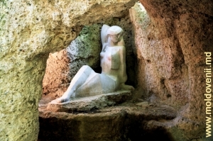 Sculptura „Aurica” din „Peştera solară”