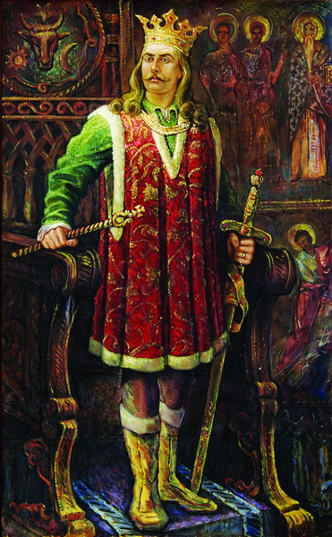 Штефан III Великий со скиптром в правой руке, с мечом в левой,  увенчанный господарской короной. 
