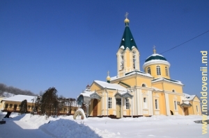 Mănăstirea Hîncu, iarna 2012