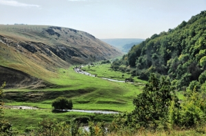 Valea rîului Racovăţ din apropierea satului Gordineşti