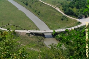 Дорога и мост через Рэут в Орхеюл Векь