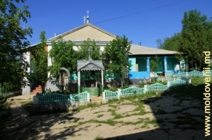 Curtea mănăstirii Tabăra şi biserica de iarnă