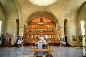 Mănăstirea “Sf. Treime”, s. Glinjeni, r. Făleşti