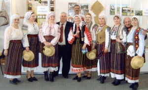 Costum popular, ansamblu etnofolcloric "Doruleț"