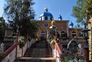 Mănăstirea “Sf. Mare Mucenic Gheorghe” din Ungheni