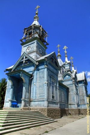 Деревянная церковь в селе Ларга, Бричень