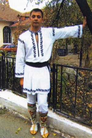 Costum bărbătesc