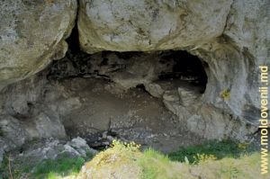 Внутри Буздудженской пещеры