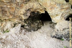 Карманы в глубине пещеры